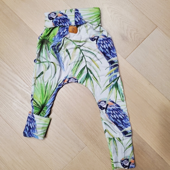 3-5T Little Yogi Harems - Picture 5 of 5